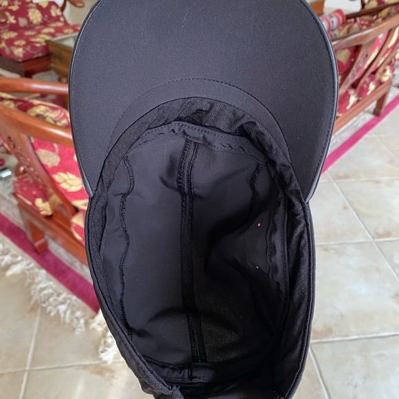 Lululemon hat - Picture 4 of 4